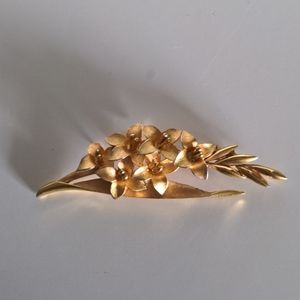 Vintage trifari brooch